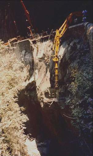 Reforzamiento de una garganta tras el derrumbe de parte de la RD 934 - Pyrénées Atlantiques 64