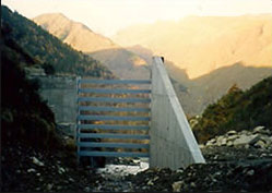 Construction béton armé d’un ouvrage de sédimentation en montagne