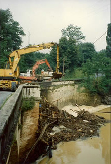  Clearing of debris after flood