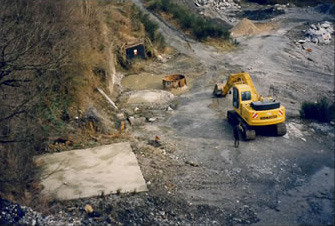 fermeture de puits de mine - remblaiement - bouchon en béton autobloquant - dalle en béton armé