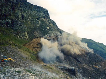 Blasting to secure a mine shaft