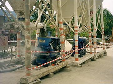 Dry-method concrete pumps under silos