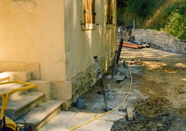 reprise par micropieux en chevalet et longrine en béton armé