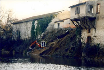 Excavation works with spider excavator