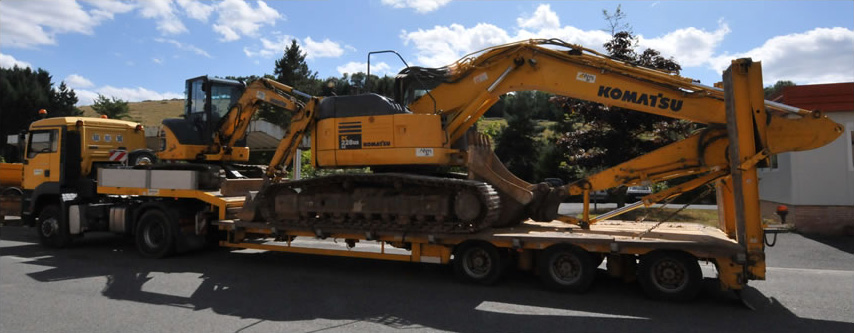 Tractor Man 4x4 y transportador de vehiculos equipado con ejes direccionales